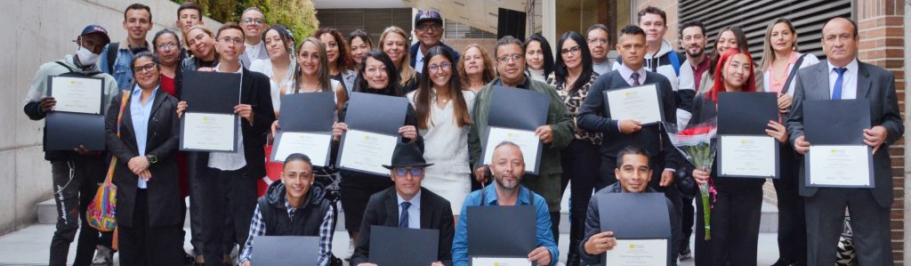 Pospenados se gradúan de primer curso de diseño web, ofrecido por Uniandes y MIT
