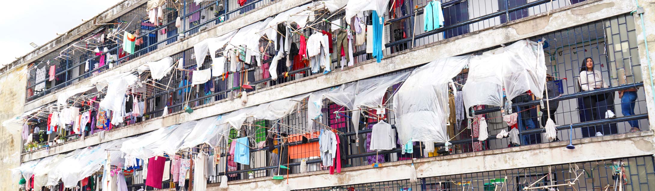 Latente: El nuevo videopodcast que revela la vida de la población carcelaria en Colombia